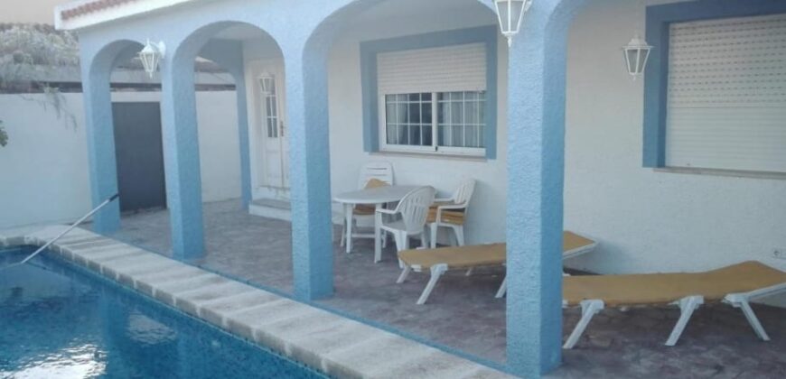 CHALET INDEPENDIENTE CON PISCINA Y 3 APARTAMENTOS CERCA DE LA PLAYA