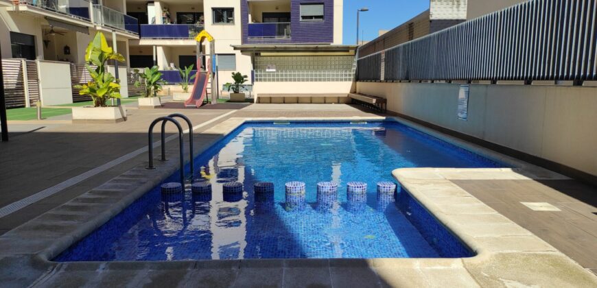 ÁTICO DÚPLEX CON PISCINA COMUNITARIA